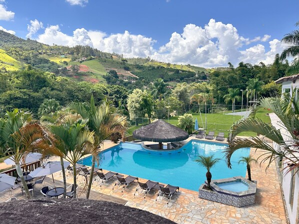 2 indoor pools, 2 outdoor pools, pool umbrellas, pool loungers - Pousada Manoah (Socorro)