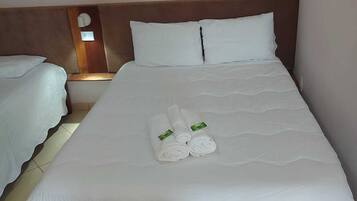 Comfort Chalet, Mountain View | Minibar, laptop workspace, free WiFi, bed sheets