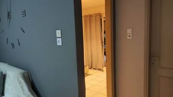 2 quartos, ferros/tábuas de passar roupa, Wi-Fi, roupa de cama