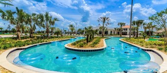 2 Miles Disney/Private Pool/Fab Resort Facilities-lazy river-water slides-wifi