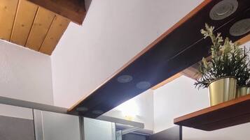 Comfort Apartment | Bathroom | Towels, toilet paper