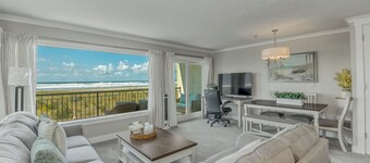 Oceanfront 2rd floor Balcony 2 blocks to Turnaround-Work Remotely