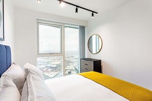 Apartment | 2 bedrooms, free WiFi - Icon Tower Flat IX (London)