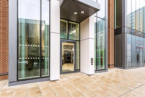 Exterior - Icon Tower Flat IX (London)