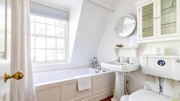 Apartment | Bathroom