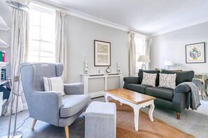 Apartment | Living room - Cozy and Spacious Kensington Maisonette (London)