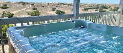 Tina de hidromasaje al aire libre