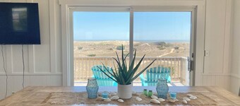 OCEANFRONT w/Views in EVERY Room, Updated 2024, Hot Tub, 2 Masters+ Dog Friendly