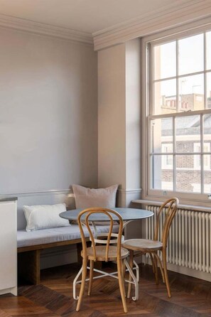 Apartment | Living room - The Cleveland Arms IV (London)
