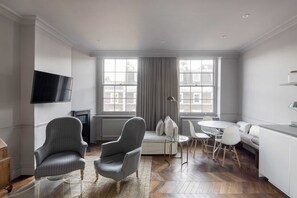 Interior - The Cleveland Arms V (London)