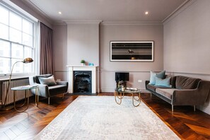 Basic Apartment | Interior - The Cleveland Arms II (London)