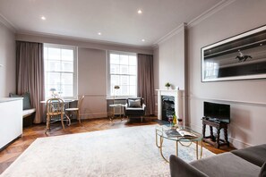 Basic Apartment | Living area - The Cleveland Arms II (London)