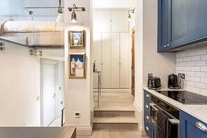 Private kitchen - Gorgeous Airconditioned Marylebone Studio (London)