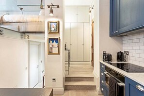 Studio | Private kitchen - Gorgeous Airconditioned Marylebone Studio (London)