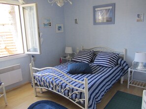 3 bedrooms, iron/ironing board - Villa Dans Impasse Tranquille à 500 m Centre Ville Saint-georges DE Didonne (Saint-Georges-de-Didonne)