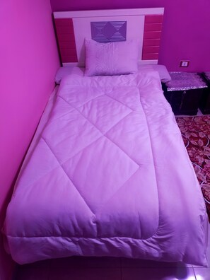Blackout curtains, iron/ironing board, free WiFi - Moonlight  (Giza)
