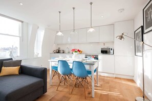 Appartamento Basic | Cucina privata | Microonde, lavastoviglie, freezer