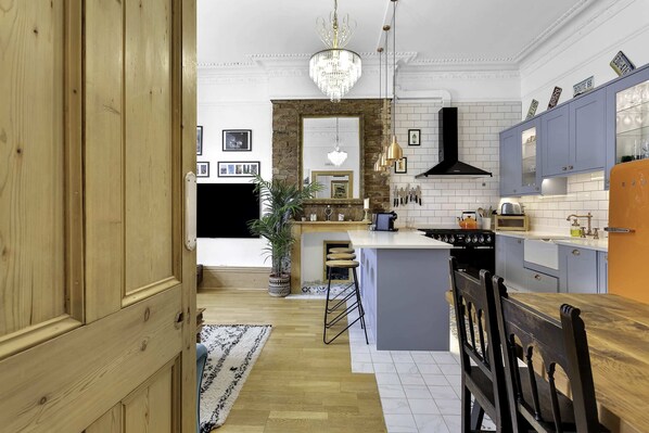 基础公寓 | 私人厨房 | 冰箱、烤箱、炉灶、洗碗机