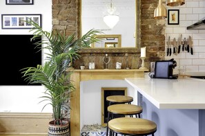 Private kitchen - Beautiful Abode Near Camden Road (London)