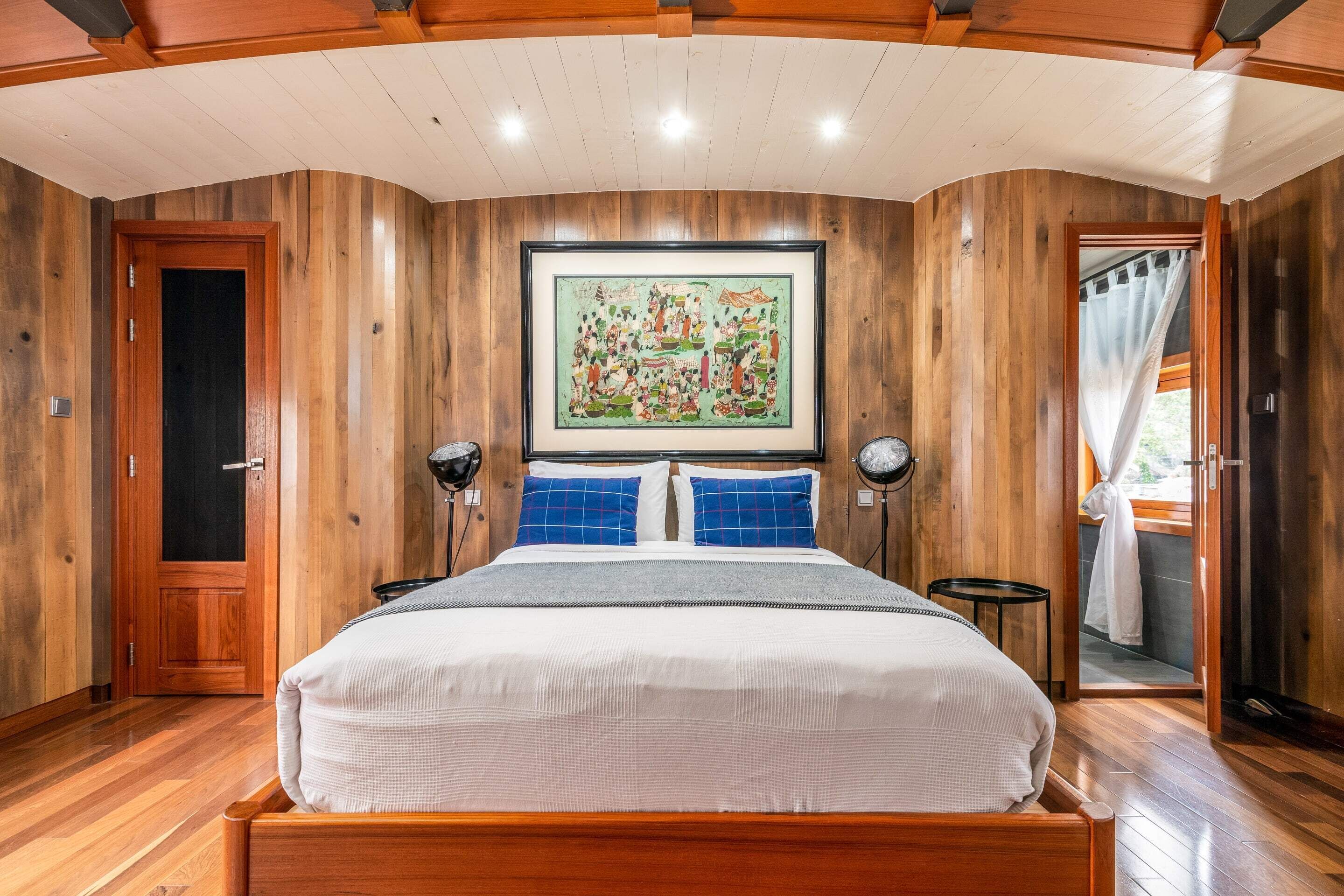 Basic House | 6 bedrooms, laptop workspace, iron/ironing board, bed sheets