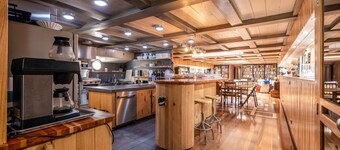 Luxury Canary Wharf House Boat