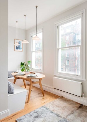Eenvoudig appartement | Dineren
