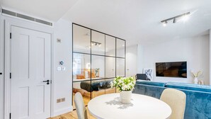 Basic Apartment | Dining - Coleherne Road Residence I (London)