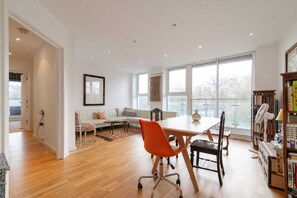 Basic Apartment | Bahagian dalam