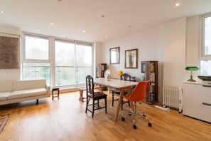 Dining - Regent's Canal View Apartment (London)
