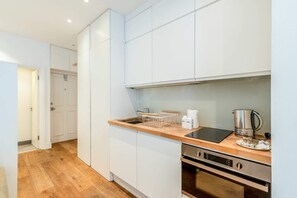 Basic Apartment | Private kitchen - Philbeach Gardens II (London)