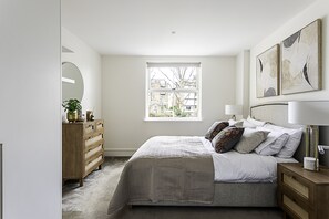 Basic Apartment | 2 bedrooms, iron/ironing board, bed sheets - Tranquil Belsize Park Haven With Stunning Views (London)