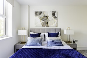 Basic Apartment | 2 bedrooms, iron/ironing board, bed sheets - Tranquil Belsize Park Haven With Stunning Views (London)