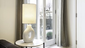 Unclassified image, 2 of 26, button - Tranquil Belsize Park Haven With Stunning Views (London)