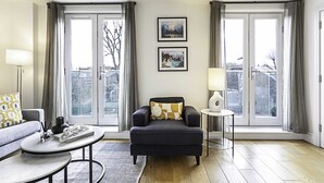 Unclassified image, 4 of 26, button - Tranquil Belsize Park Haven With Stunning Views (London)