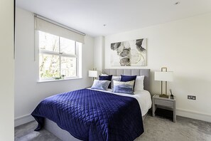 Basic Apartment | 2 bedrooms, iron/ironing board, bed sheets - Tranquil Belsize Park Haven With Stunning Views (London)