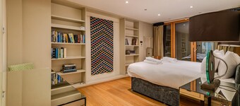 Beautiful Three Bedroom House in West London