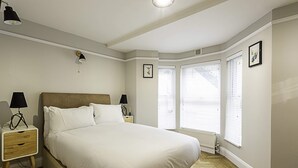 Unclassified image, 5 of 25, button - Cosy Garden Flat in Prestigious Residential Area (London)