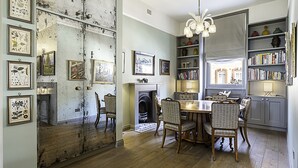 Unclassified image, 4 of 25, button - Well-designed Chelsea Flat (London)