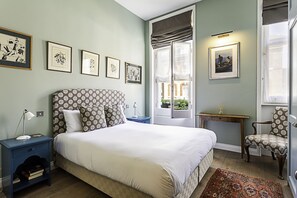 Apartamento básico | 1 dormitorio, escritorio, espacio para trabajar con un portátil