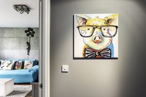 Basic Apartment | Interior - Modern 2-bed Flat, Bethnal Green (London)