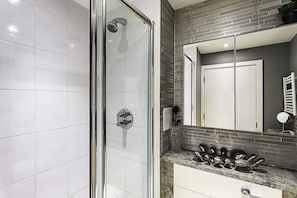 Basic Apartment | Bathroom | Hair dryer, towels, soap, shampoo - Modern 2-bed Flat, Bethnal Green (London)