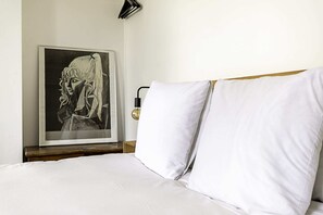 Basic House | 2 bedrooms, iron/ironing board, bed sheets - Hackney - Victoria Park: Generous 2 Bed Terrace (London)