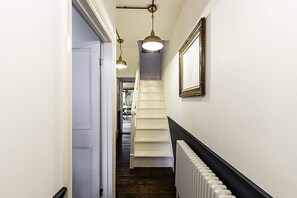 Basic House | Interior - Hackney - Victoria Park: Generous 2 Bed Terrace (London)
