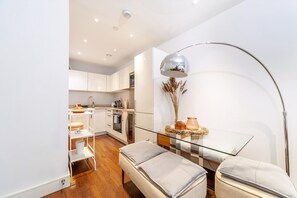 Living room - Cosy Central Urban Retreat in Highbury & Islington (London)