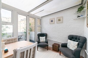 Basic Apartment | Interior