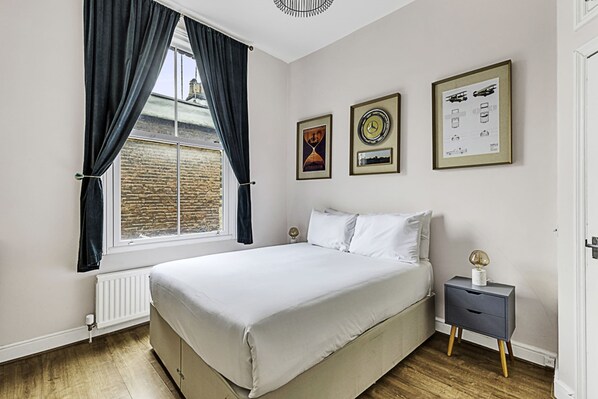 Basic Apartment | 1 bedroom, bed sheets - The Shepherd's Bush Hideaway (London)