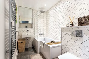 Apartamento básico | Banheiro