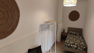 2 bedrooms, bed sheets