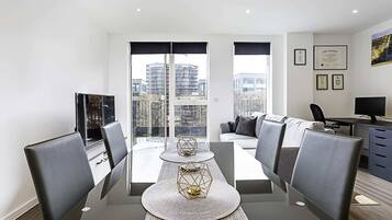 Departamento básico | Cocina privada | Refrigerador, microondas, horno y parrilla de estufa