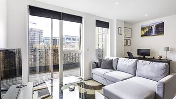 Basic Apartment | Living area